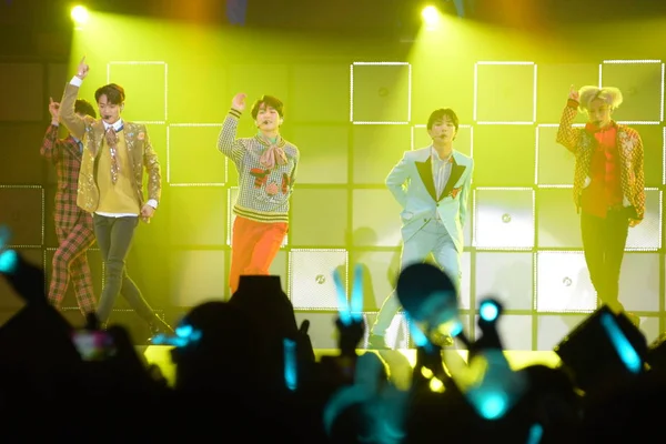 Členové Skupiny Jihokorejské Chlapec Shinee Provádět Jejich Koncertě Hong Kong — Stock fotografie
