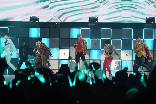 Mitglieder Der Südkoreanischen Boygroup Shinee Bei Ihrem Konzert Hongkong China — Stockfoto