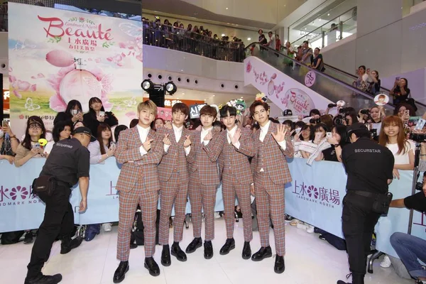 Leden Van Zuid Koreaanse Jongen Groep B1A4 Wonen Een Persconferentie — Stockfoto