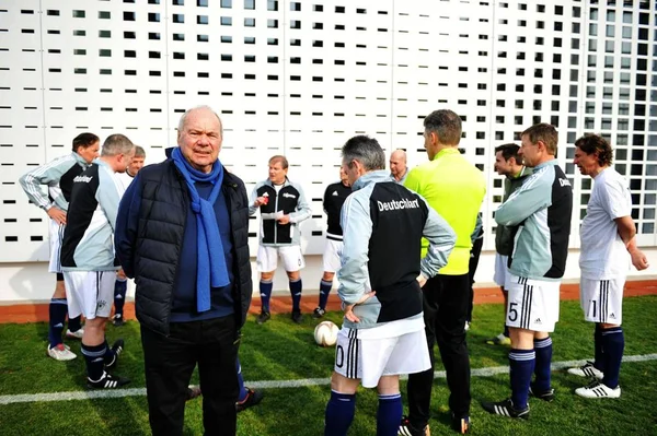 Niemiecki Trener Klaus Schlappner Bierze Udział Meczu Piłki Nożnej Przyjazny — Zdjęcie stockowe
