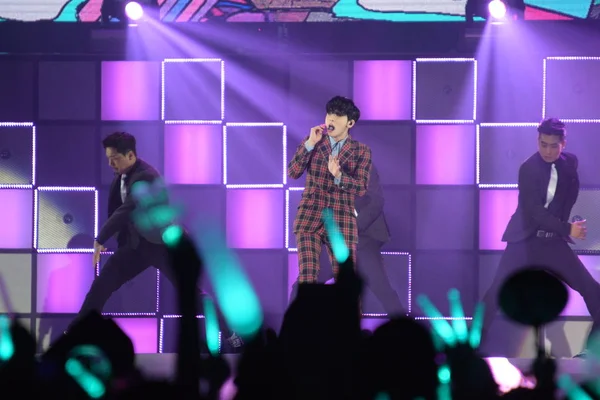 Membri Del Gruppo Ragazzi Sudcoreano Shinee Esibiscono Loro Concerto Hong — Foto Stock