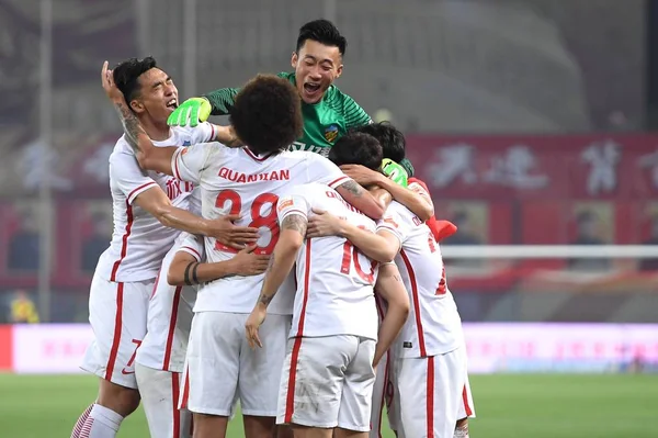 Pemain Tianjin Quanjian Merayakan Setelah Mencetak Gol Melawan Tianjin Teda — Stok Foto