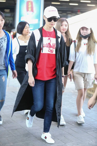 Chinese Singer Yuchun Pictured Beijing Capital International Airport Beijing China — ストック写真