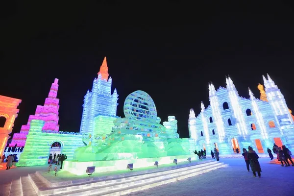 Visitantes Veem Esculturas Gelo Exibição Durante Vigésimo Mundo China Harbin — Fotografia de Stock