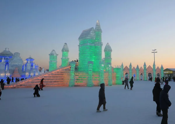 Visitors View Ice Sculptures Display 20Th China Harbin Ice Snow — Stock Photo, Image