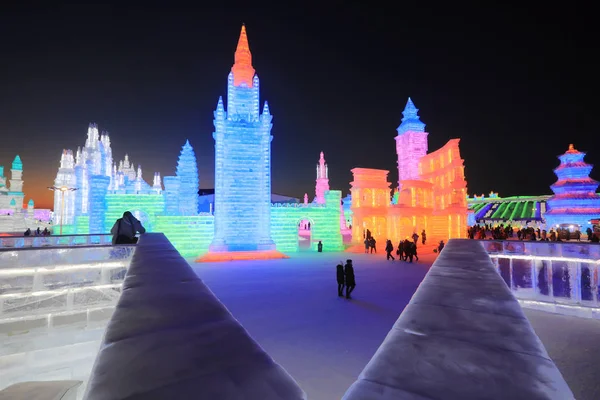 Los Visitantes Ven Esculturas Hielo Exhibición Durante 20º Harbin Ice — Foto de Stock