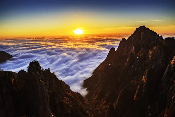 Paisaje Del Mar Nubes Punto Escénico Montaña Huangshan Después Lluvia — Foto de Stock