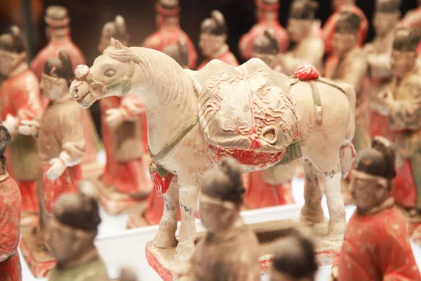 300 Figurines Poterie Déterrées Tombes Datant Dynastie Ming Exposées Dans — Photo