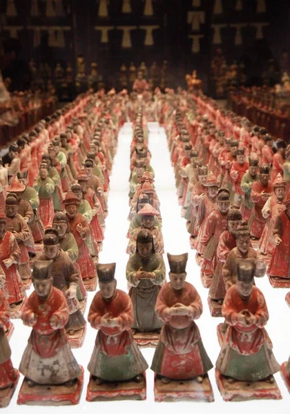 300 Figurines Poterie Déterrées Tombes Datant Dynastie Ming Exposées Dans — Photo