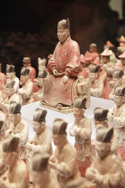 300 Figurines Poterie Déterrées Tombes Datant Dynastie Ming Exposées Dans — Photo