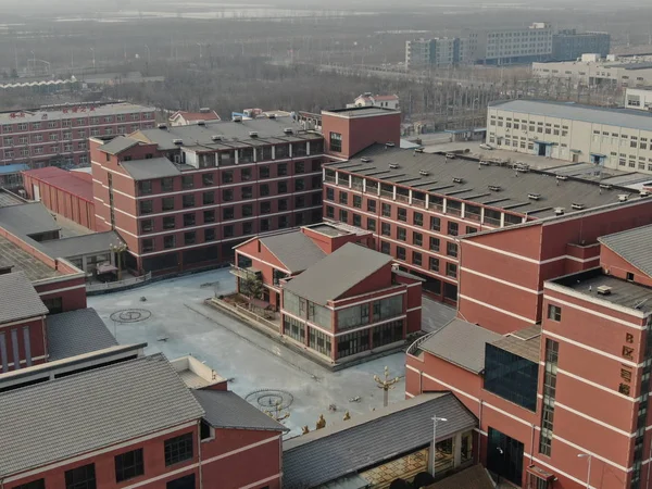 天津市に拠点を持つ医療会社 Quanjian グループの Quanjian 自然医学 産業基盤のビュー 中国天津 1月6日2019 — ストック写真