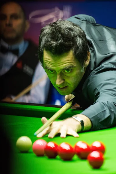 Ronnie Sullivan Inglaterra Juega Tiro Joe Perry Inglaterra Partido Segunda — Foto de Stock