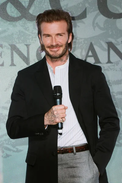 English Soccer Star David Beckham Attends Promotional Event British Costume — Stock Photo, Image