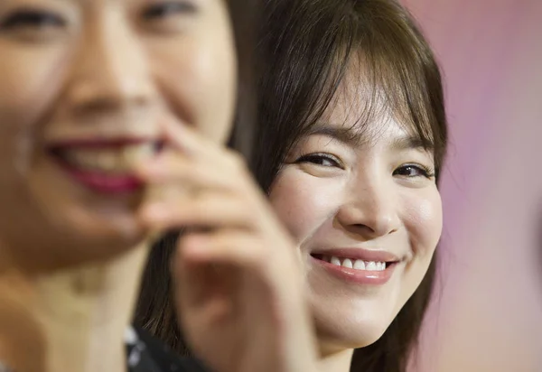 Actriz Surcoreana Song Hye Kyo Derecha Asiste Fiesta Apertura Esprit —  Fotos de Stock