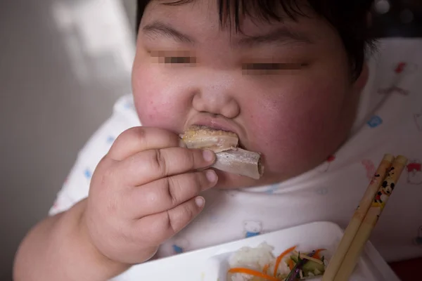 Xiao Yun Une Chinoise Kilogrammes Mange Son Repas Dans Une — Photo