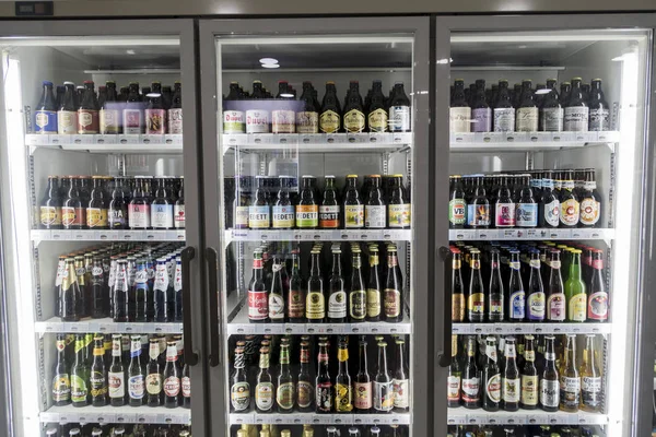 Garrafas Cerveja Importada Estão Venda Haifu Convenience Store Propriedade Proprietário — Fotografia de Stock