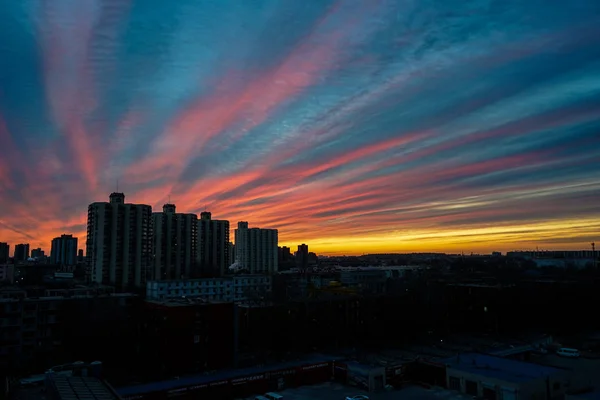 2017年1月10日 北京の日の出時のカラフルな空の眺め — ストック写真