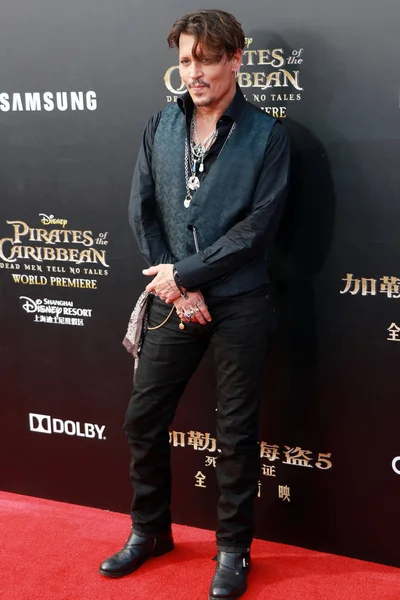 Ator Americano Johnny Depp Chega Tapete Vermelho Para Estreia Seu — Fotografia de Stock