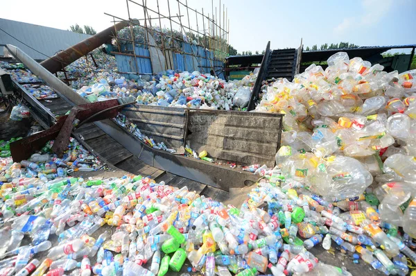 Plastic Flessen Worden Verwerkt Plastic Fles Recycling Station Die Een — Stockfoto