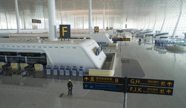 View Check Counters Terminal Building Wuhan Tianhe International Airport Wuhan — стоковое фото