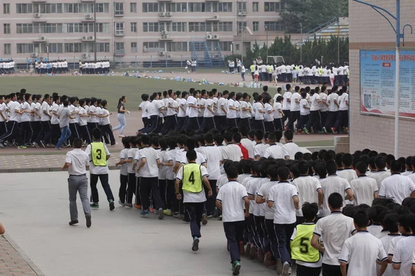 Chinese Studenten Doen Ochtends Joggen Jingying Middle School Shijiazhuang City — Stockfoto