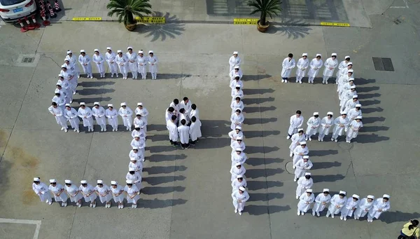 Nurses Stand Form Numbers Event Mark International Nurses Day Hospital — Stock Photo, Image