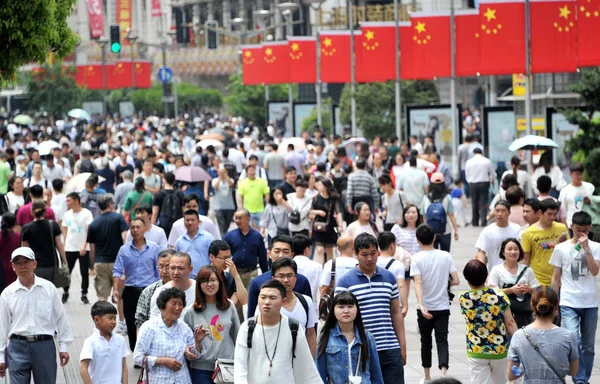 Turister Folkmassan Shoppinggatan Nanjing Road Semester Labor Day Shanghai Kina — Stockfoto