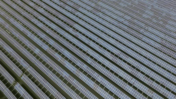 Çin Büyük Fotovoltaik Güç Istasyonunda Güneş Panelleri Havadan Görünümü Cixi — Stok fotoğraf