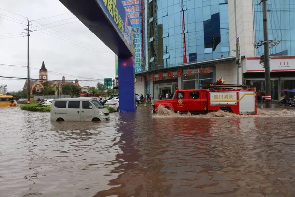 Προβολή Πλημμυρισμένων Περιοχών Μετά Από Βαριά Καταιγίδα Στην Πόλη Guangan — Φωτογραφία Αρχείου