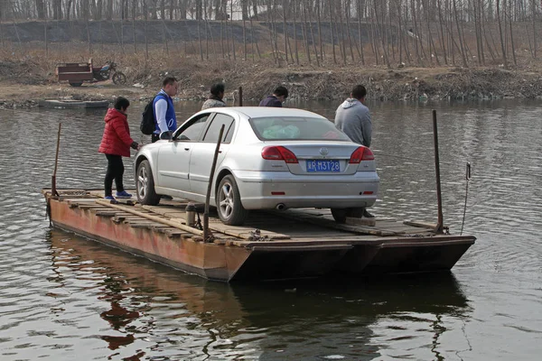 Les Navetteurs Chinois Propriétaire Voiture Yanjiao Hebei Prennent Ferry Pour — Photo