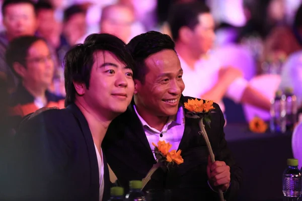 Pianista Chino Lang Lang Izquierda Asiste Ceremonia Presentación Los Premios — Foto de Stock