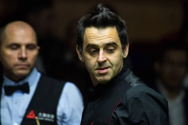 Ronnie Sullivan Angleterre Considère Tir Contre Joe Perry Angleterre Lors — Photo