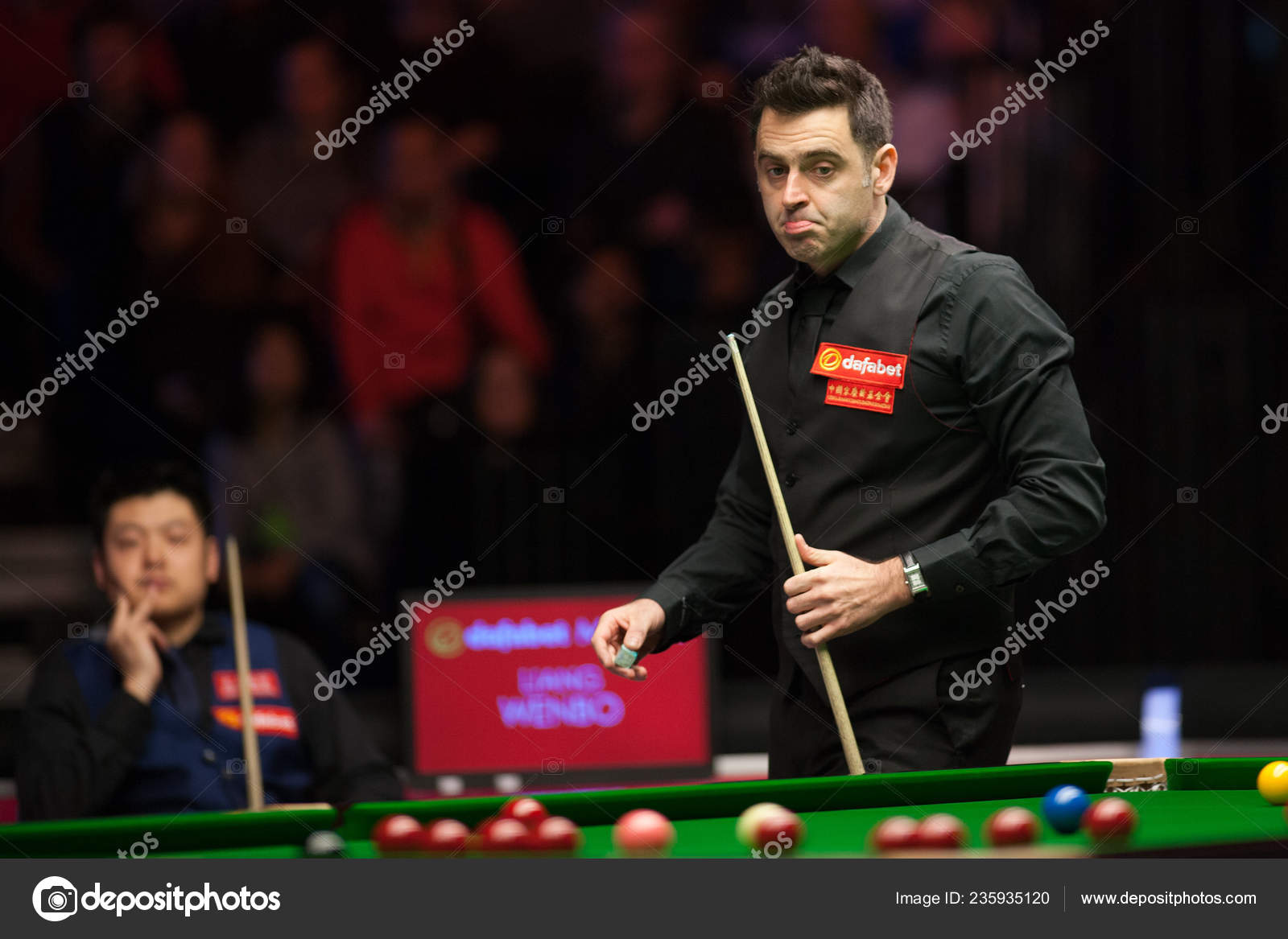 Ronnie Osullivan England Considers Shot Liang Wenbo China First Match