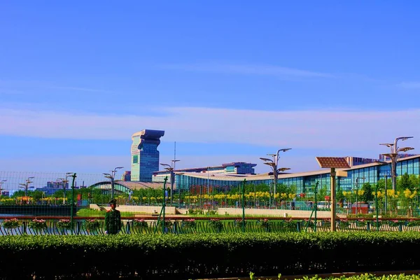 Blick Auf Den Pangu Plaza Einem Blauen Und Klaren Tag — Stockfoto