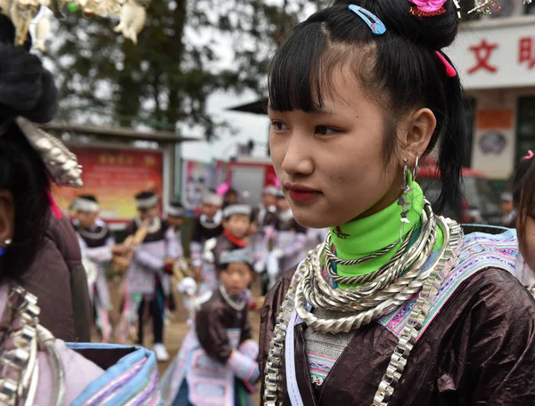 Popolo Cinese Minoranza Etnica Miao Vestito Abiti Tradizionali Danza Celebrare — Foto Stock