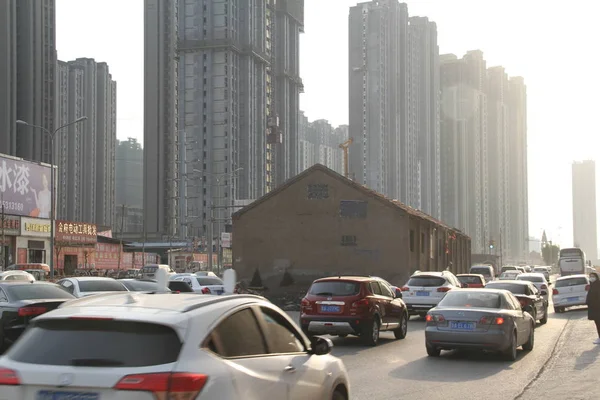 Vehicles Drive Row Nail Houses Middle East Huayuan Road Nan — Stock Photo, Image