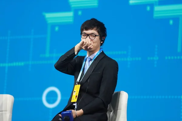 Chiński Gracz Jie Reaguje Przegranej Sztucznej Inteligencji Google Program Alphago — Zdjęcie stockowe