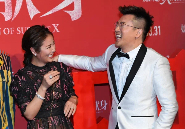 Actriz Taiwanesa Ruby Lin Izquierda Interactúa Con Actor Director Alec — Foto de Stock