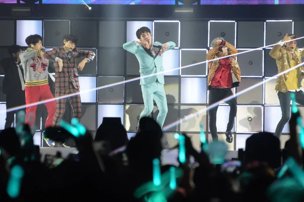 Miembros Del Grupo Chicos Surcoreanos Shinee Actuarán Concierto Hong Kong —  Fotos de Stock