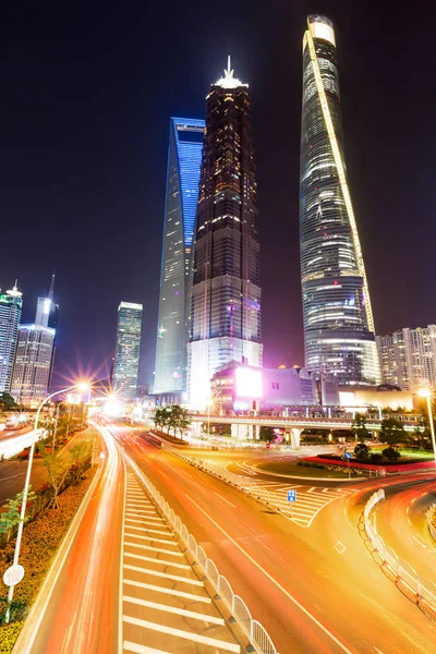 背が高い 上海タワーの上海世界金融センター 金茂タワー 最も高い 高層ビルや 2017 浦東の陸家嘴金融地区の高層ビル — ストック写真