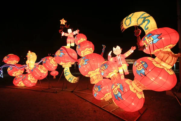 Фонари Зажжены Китайскому Лунному Новому Году Известному Весенний Фестиваль Выставке — стоковое фото
