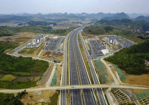 Vista Aérea Una Sección Autopista Hua Que Une Ciudad Guiyang — Foto de Stock