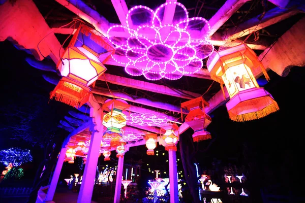 Фонари Зажжены Китайскому Лунному Новому Году Известному Весенний Фестиваль Выставке — стоковое фото
