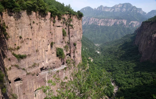 Vehículos Pasan Largo Del Túnel Guoliang Través Montaña Wanxian Las — Foto de Stock