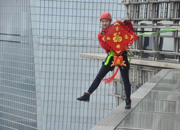 Trabajador Seguridad Chino Liu Jing Equipado Con Engranajes Protección Muestra — Foto de Stock