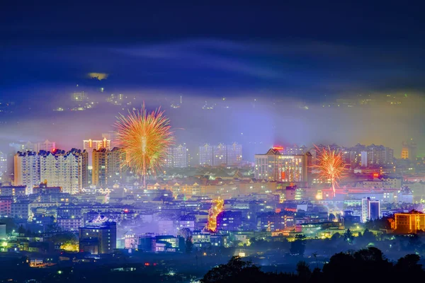 Ohňostroj Explodoval Nad Nebem Aby Oslavil Čínský Lunární Nový Rok — Stock fotografie