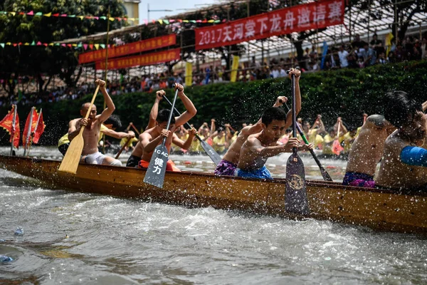 Participants Compete Dragon Boat Race River Celebrate Upcoming Dragon Boat — Stock Photo, Image