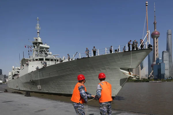Kanadská Námořní Loď Hmcs Ottawa Přijíždí Molo Řeky Yangtze Shanghai — Stock fotografie