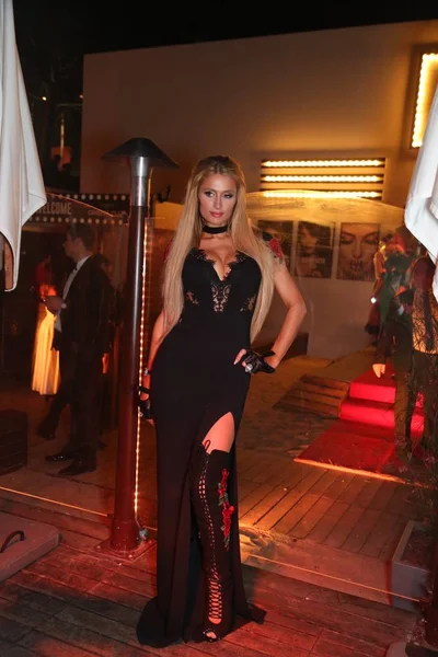 American Socialite Paris Hilton Poses She Arrives Persol Party 70Th — Stock Photo, Image