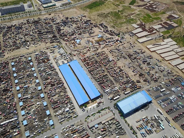 Vista Aérea Depósito Chatarra Apilado Con Vehículos Desechados Ciudad Lingwu —  Fotos de Stock